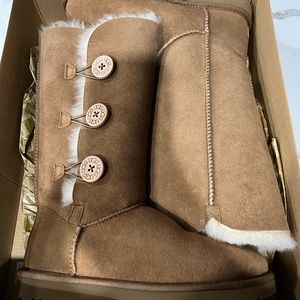 Ugg boots size 8 new